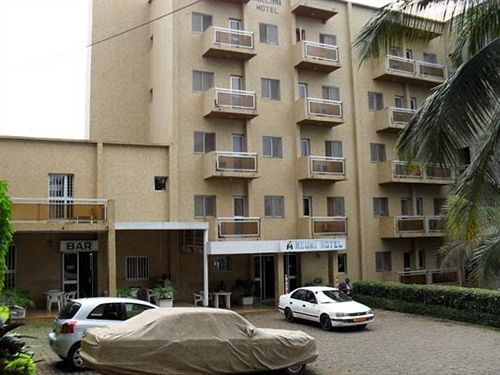 Meumi Palace Yaoundé Exterior foto